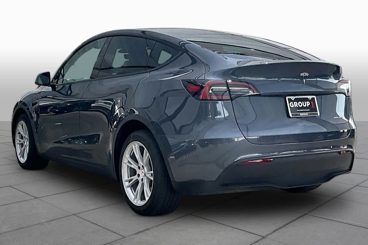 Used 2022 Tesla Model Y Long Range AWD/4WD image 9