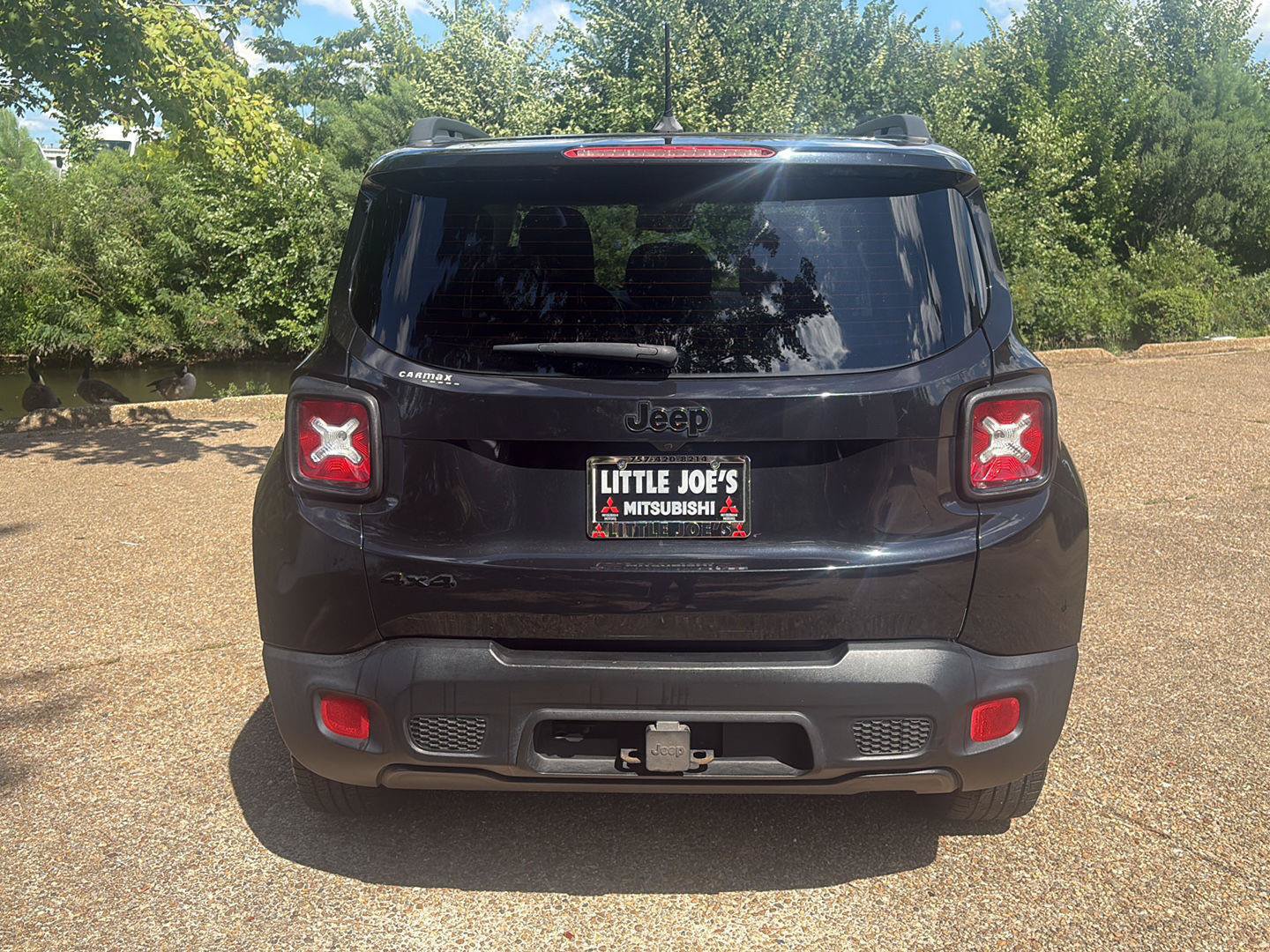 Used 2016 Jeep Renegade Latitude AWD/4WD image 6
