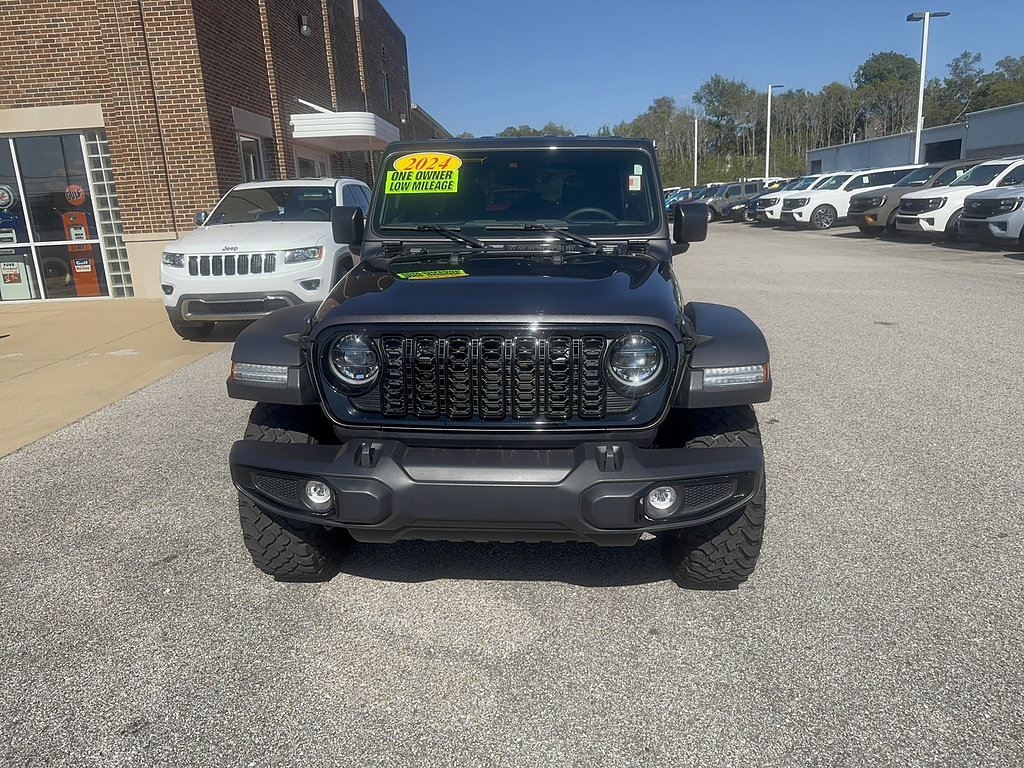 Used 2024 Jeep Wrangler Unlimited Sport AWD/4WD image 2