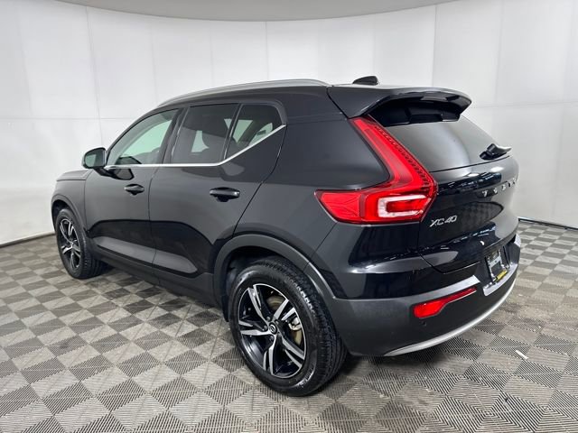 Used 2025 Volvo XC40 B5 Core image 5