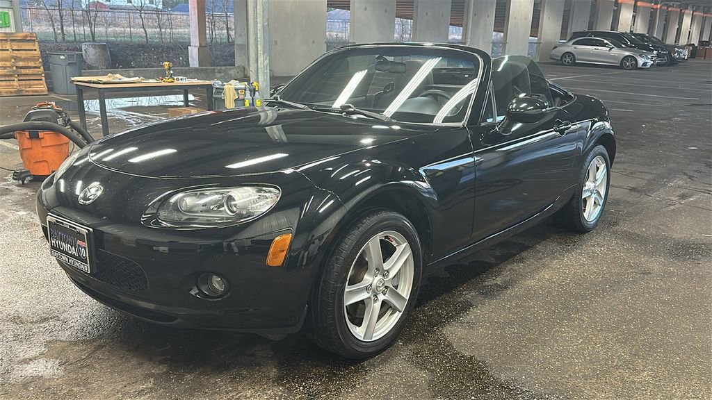 Used 2006 MAZDA MX-5 Miata Touring image 5