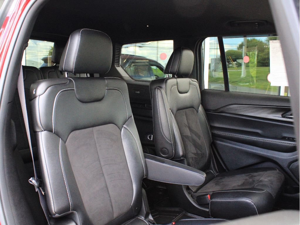 Certified 2023 Jeep Grand Cherokee L Laredo AWD/4WD image 29