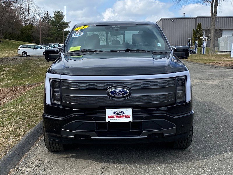 Used 2023 Ford F150 Lightning Lariat image 2