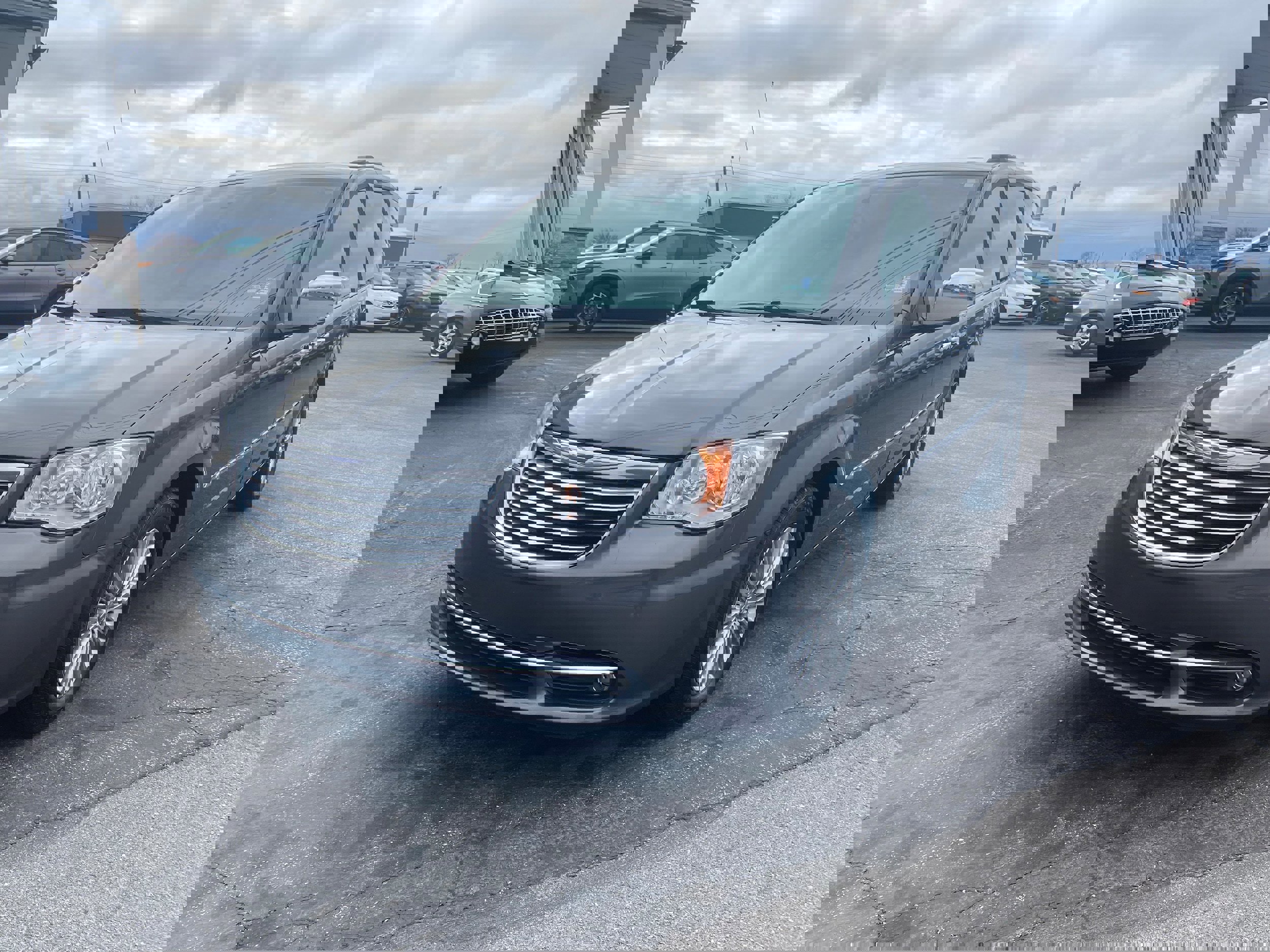 Used 2016 Chrysler Town & Country Touring-L
