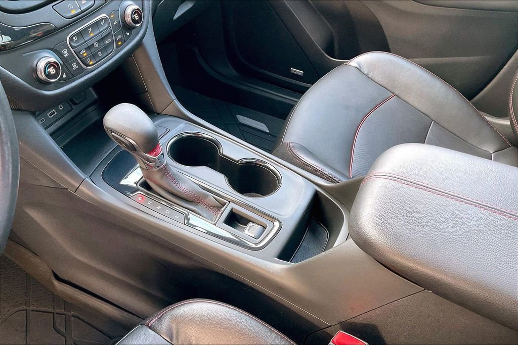 Used 2022 Chevrolet Equinox RS w/ RS Leather Package FWD image 17