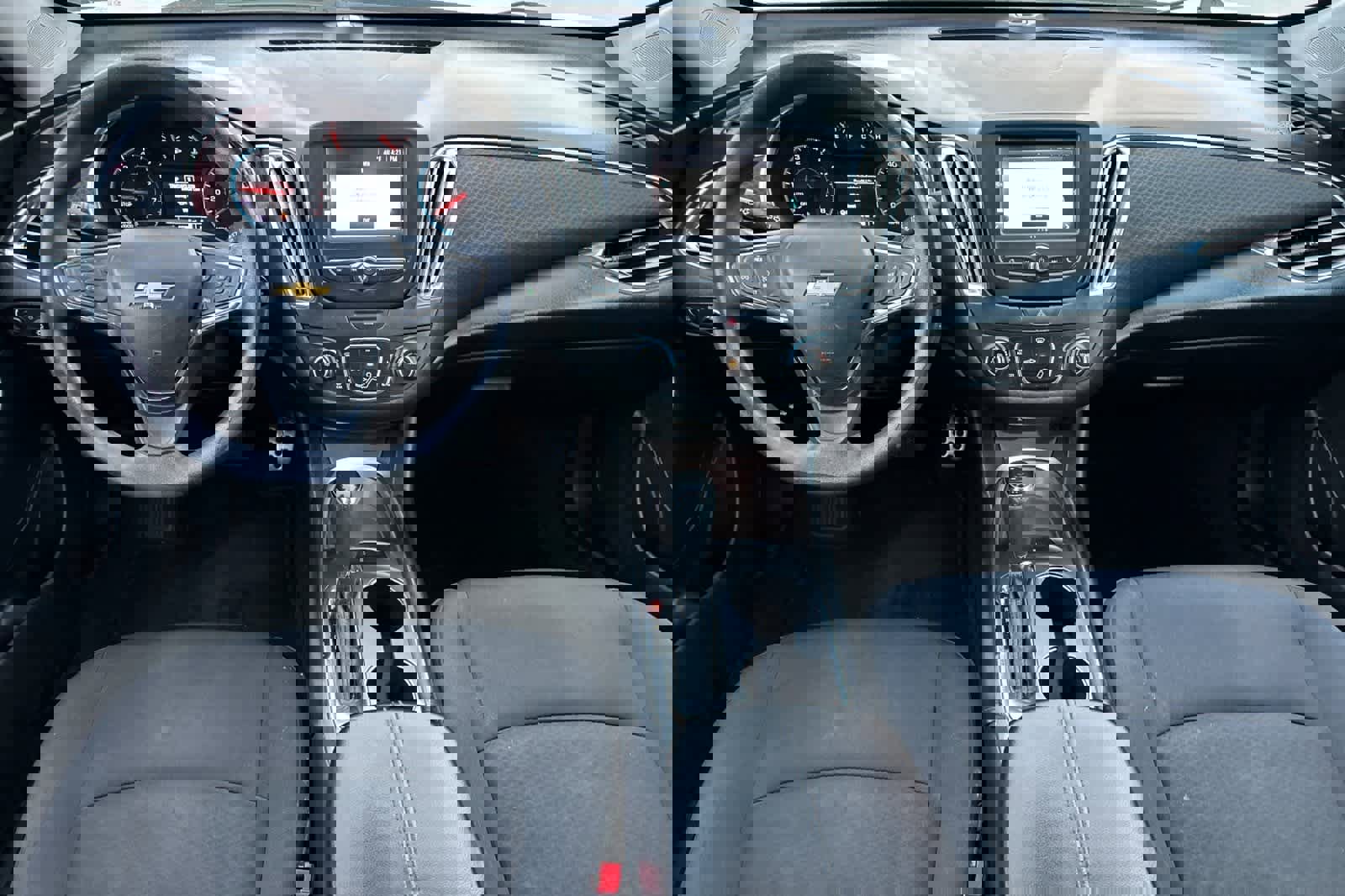 Used 2017 Chevrolet Malibu LT image 4