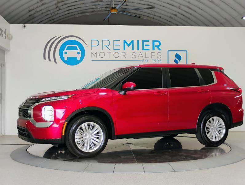 Used 2024 Mitsubishi Outlander ES FWD image 3