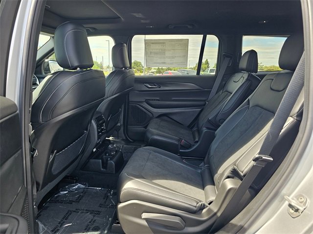 New 2025 Jeep Grand Cherokee L Altitude image 13