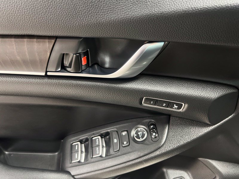 Used 2018 Honda Accord Touring image 20