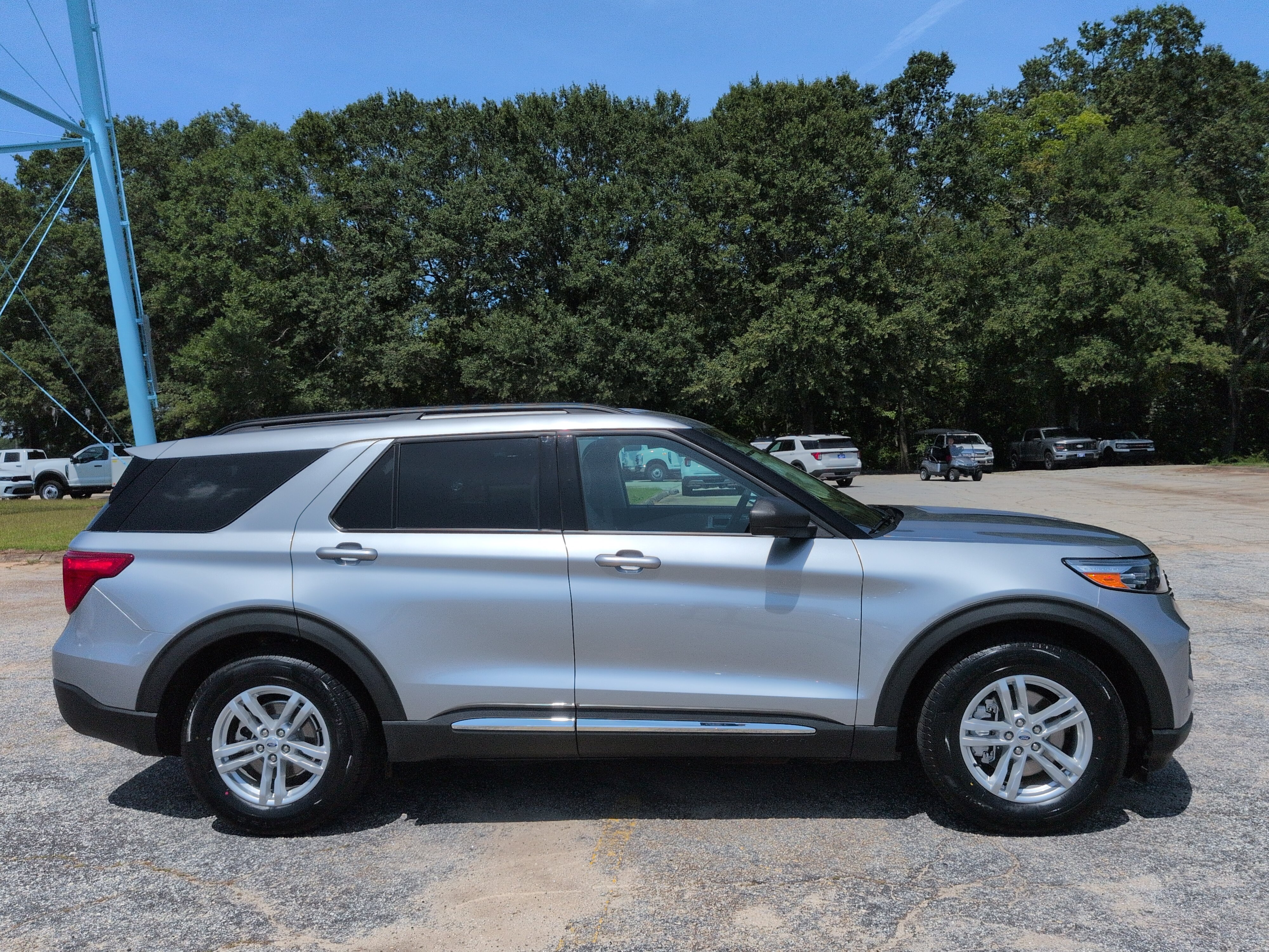 Certified 2023 Ford Explorer XLT RWD video 2