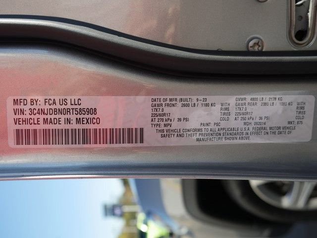 Used 2024 Jeep Compass Latitude w/ Sun and Sound Group image 26