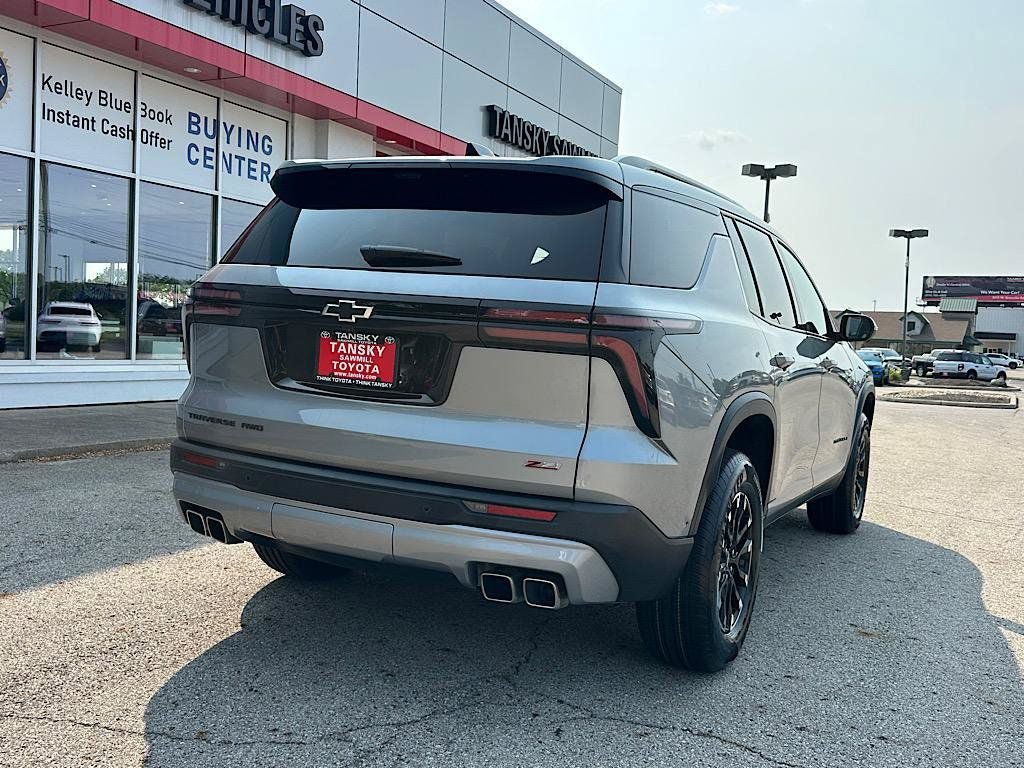 Used 2024 Chevrolet Traverse Z71 w/ Enhanced Driving Package AWD/4WD image 6