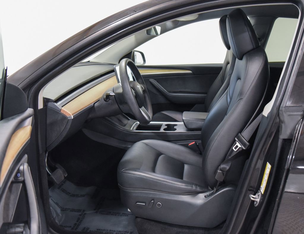 Used 2023 Tesla Model Y Long Range image 2