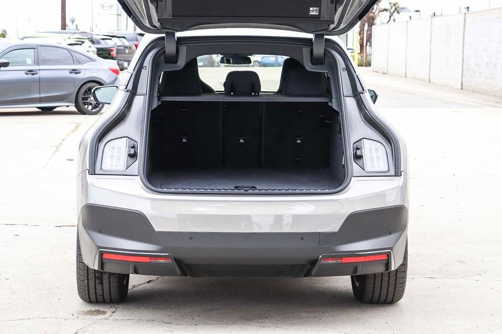Used 2025 BMW iX xDrive50 w/ Convenience Package image 28