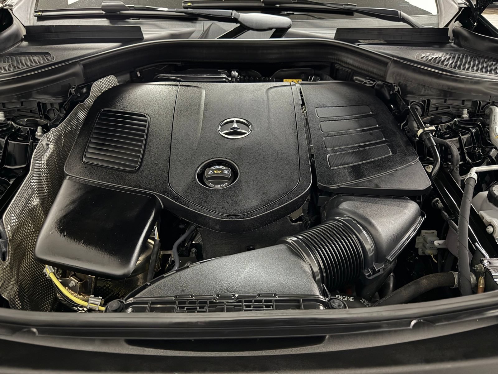 Used 2025 Mercedes-Benz GLC 350e 4MATIC image 41