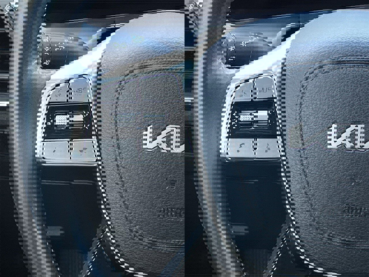 Used 2024 Kia Telluride LX image 12