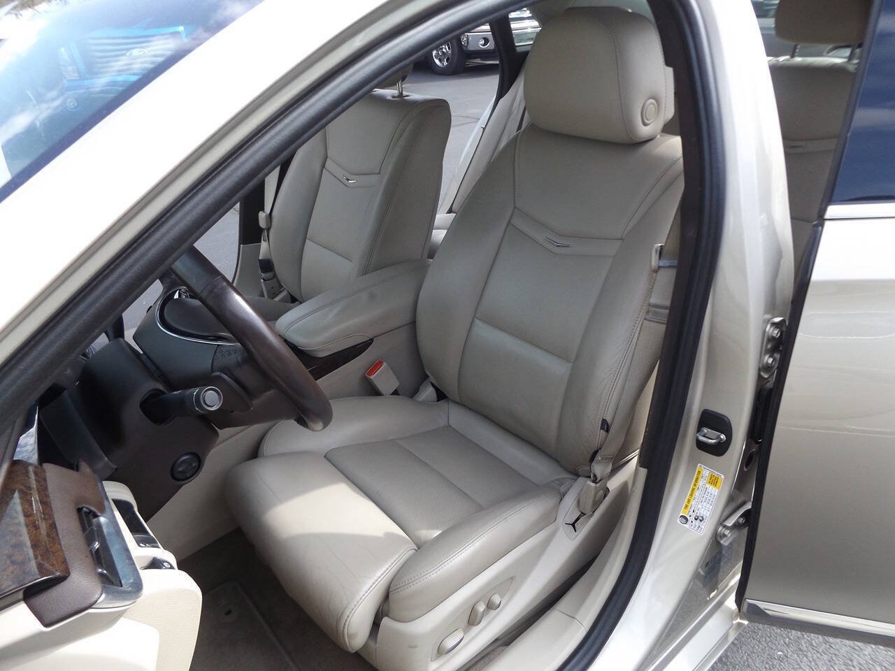 Used 2013 Cadillac XTS Luxury w/ Driver Awareness Package FWD image 14