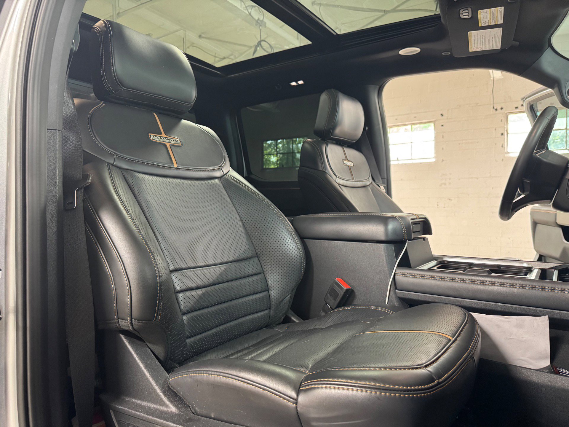 Used 2024 Ford F450 Platinum w/ Camper Package image 78