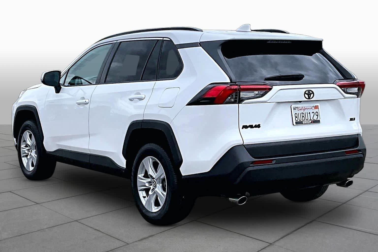 Used 2021 Toyota RAV4 XLE w/ Carpet Mat Package (TMS) FWD image 11