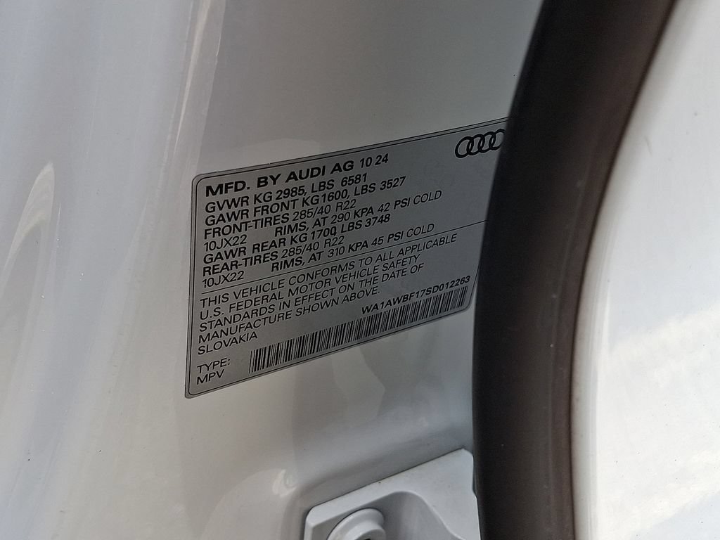 Used 2025 Audi SQ8 Premium Plus AWD/4WD image 28
