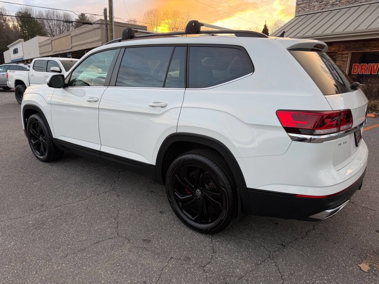 Used 2021 Volkswagen Atlas SE image 9