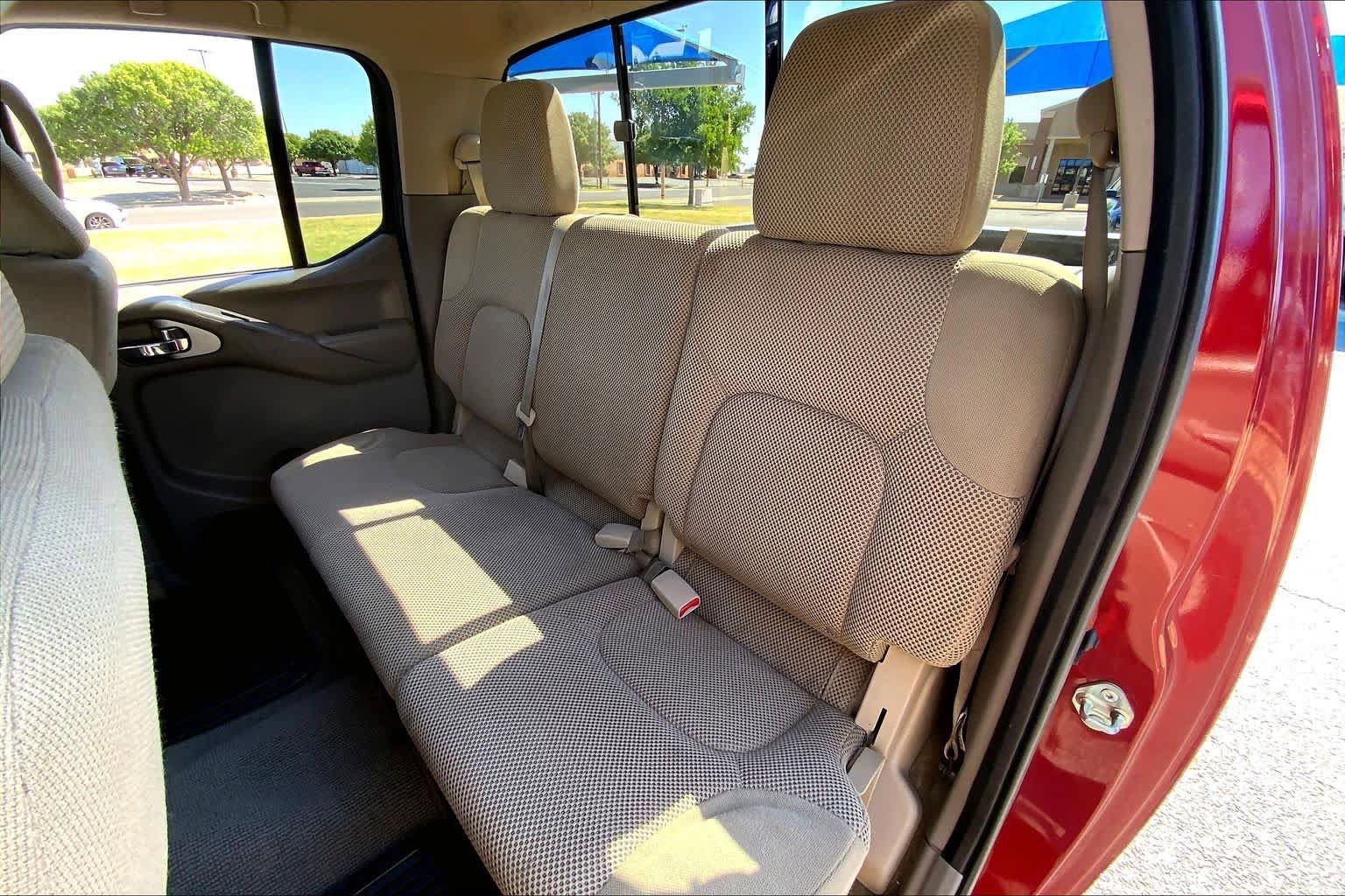 Used 2016 Nissan Frontier SV w/ SV Value Truck Package AWD/4WD image 21