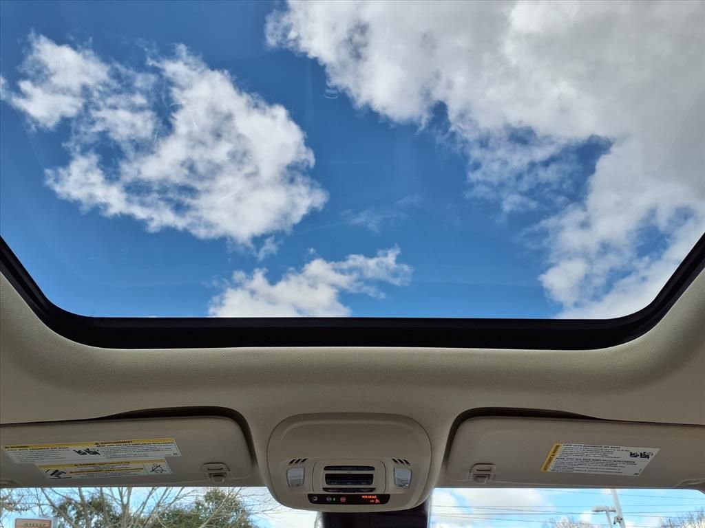 Used 2023 Buick Envision Avenir image 20