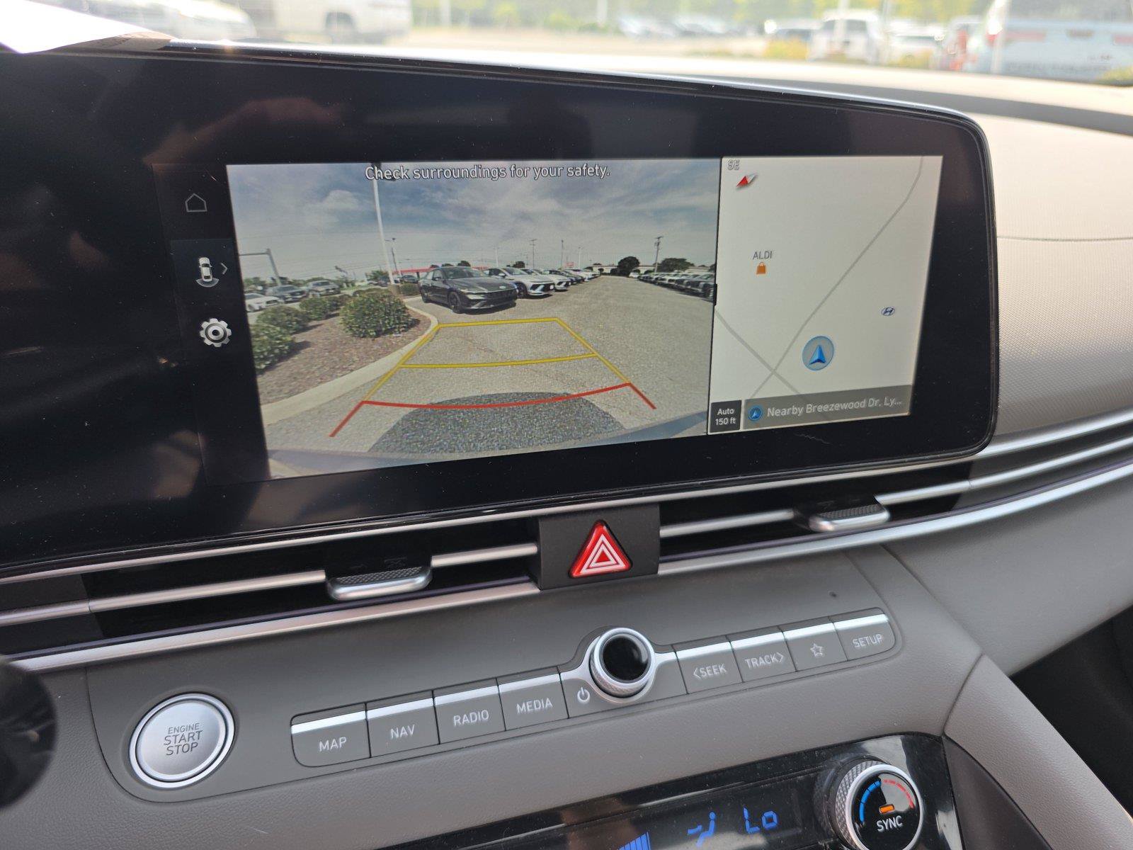 Used 2024 Hyundai Elantra SEL FWD image 30