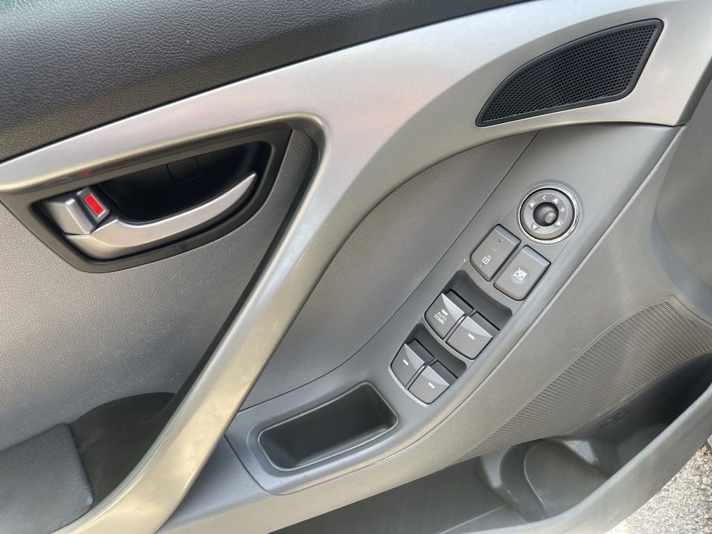 Used 2013 Hyundai Elantra GLS FWD image 28