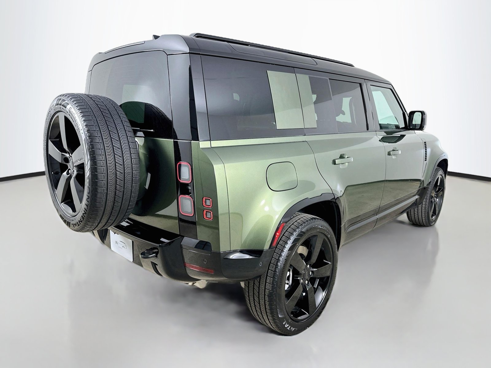 New 2026 Land Rover Defender 110 X-Dynamic SE AWD/4WD image 5
