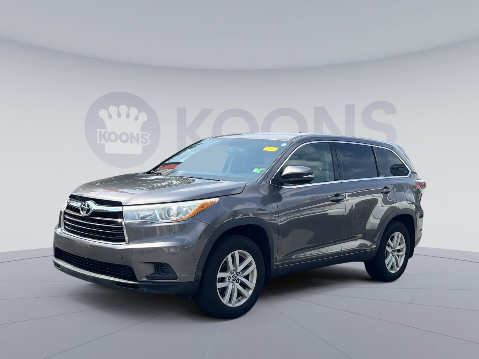 Used 2016 Toyota Highlander LE AWD/4WD image 1
