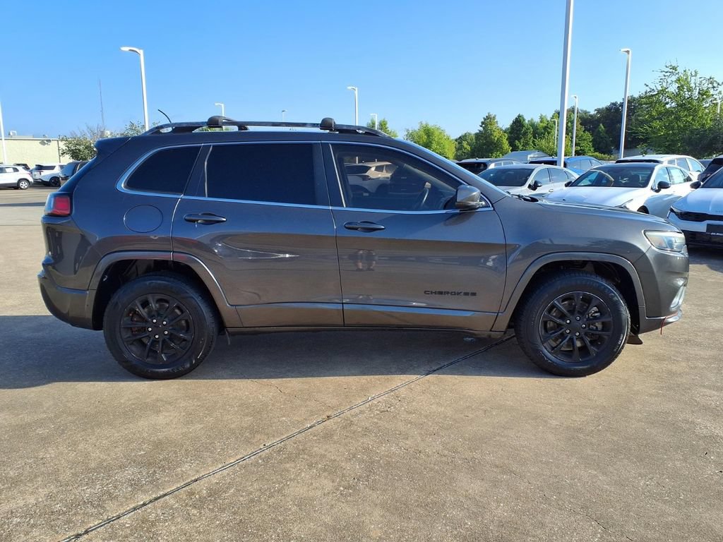Used 2019 Jeep Cherokee Latitude Plus AWD/4WD image 6