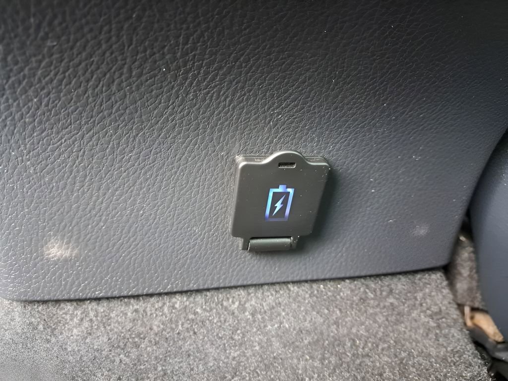 Certified 2023 Toyota Camry SE image 9