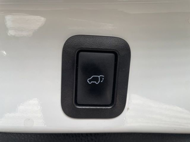 Used 2019 Toyota Highlander XLE image 11