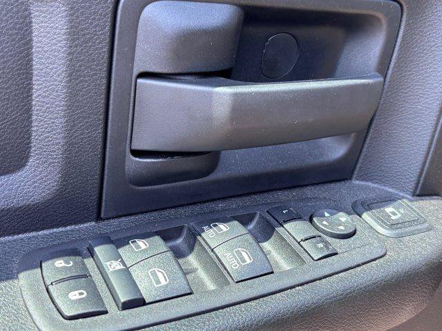 Used 2024 RAM 2500 Tradesman w/ Chrome Appearance Group AWD/4WD image 9