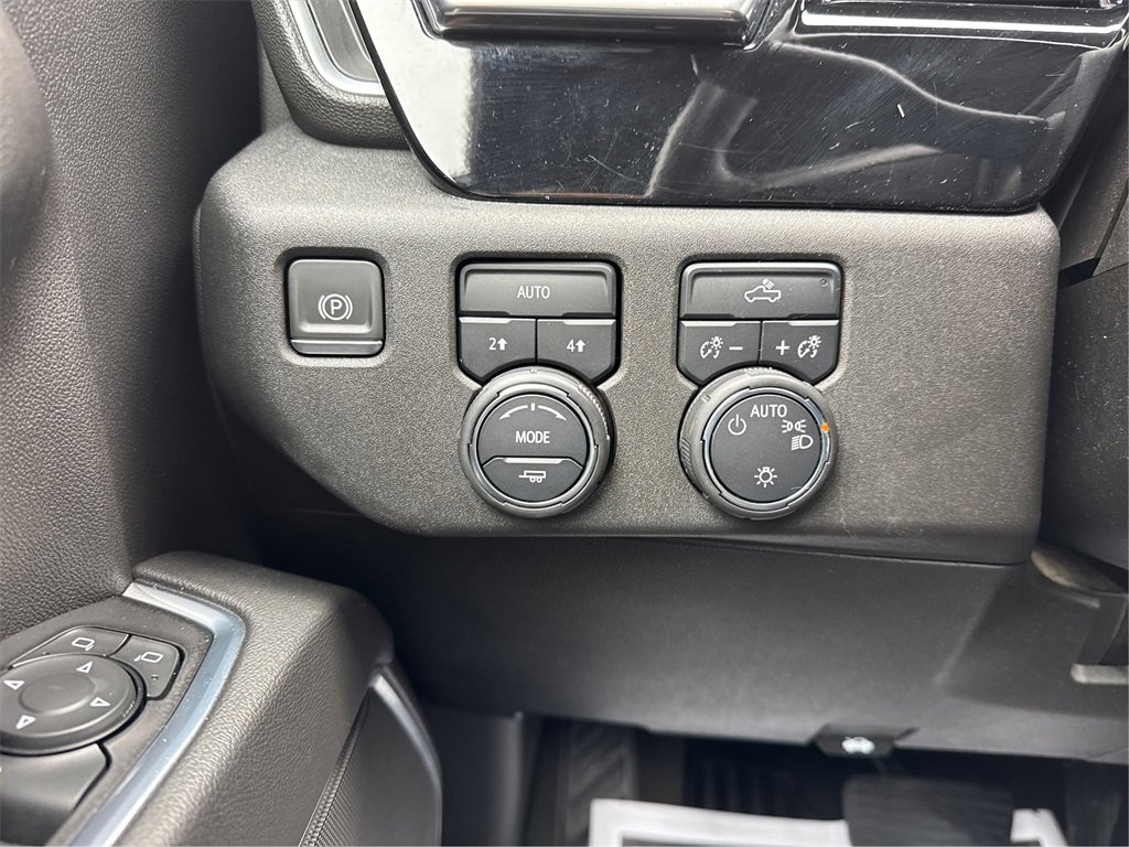 Used 2023 Chevrolet Silverado 1500 LT image 17