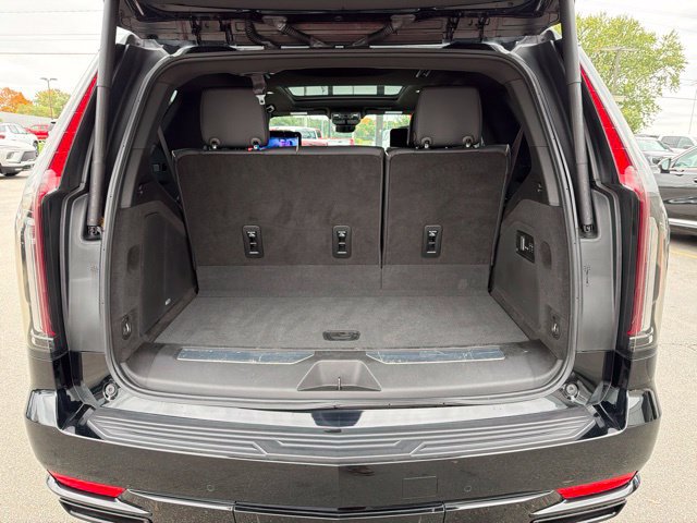 Certified 2023 Cadillac Escalade Sport w/ LPO, ONYX Package AWD/4WD image 31