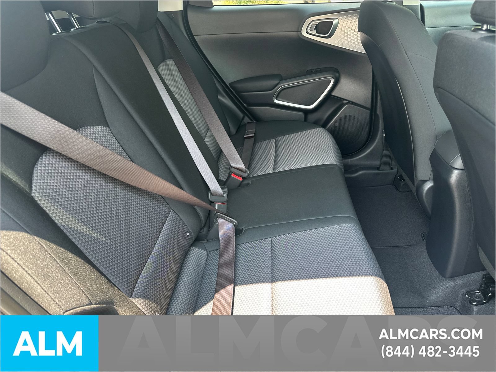Used 2025 Kia Soul LX w/ LX Technology Package FWD image 17