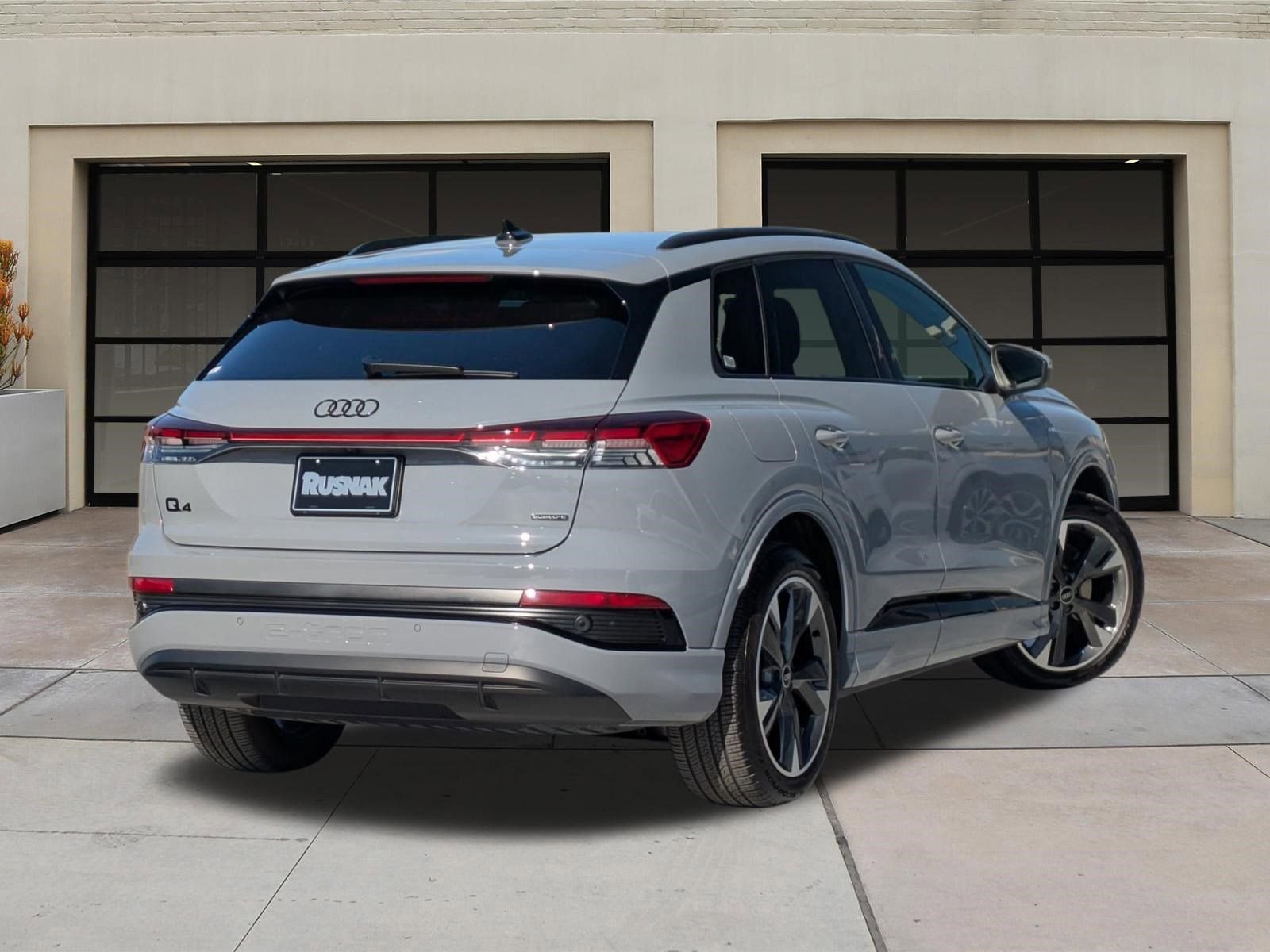 Used 2025 Audi Q4 e-tron Premium w/ Convenience Package AWD/4WD image 4