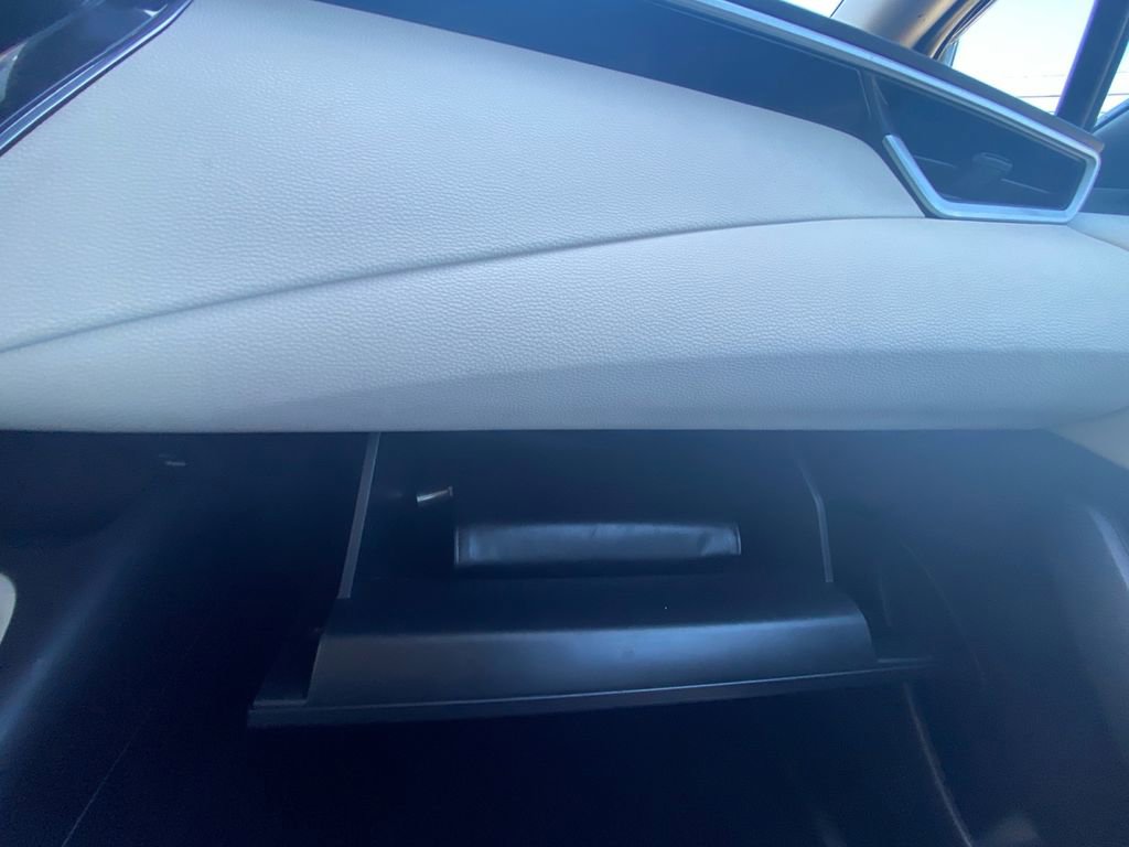 Used 2025 Toyota Corolla LE FWD image 18