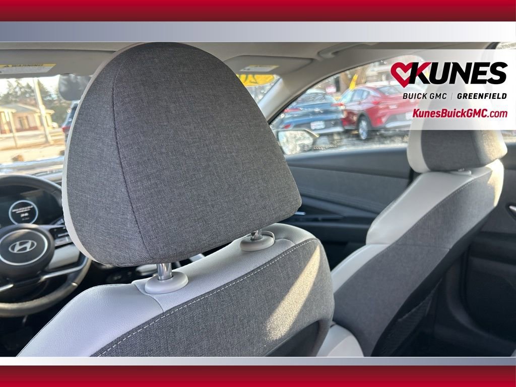 Used 2025 Hyundai Elantra Limited FWD image 27
