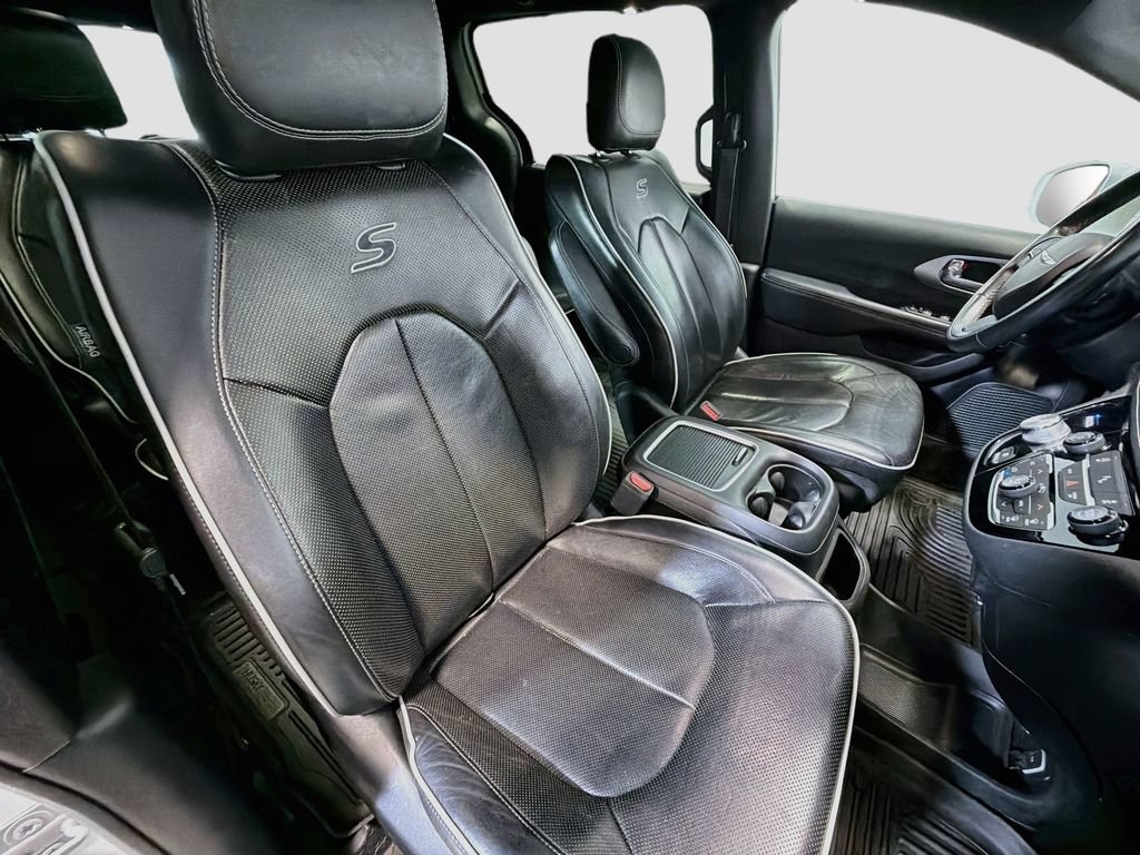 Used 2019 Chrysler Pacifica Limited w/ S Appearance Package FWD image 29