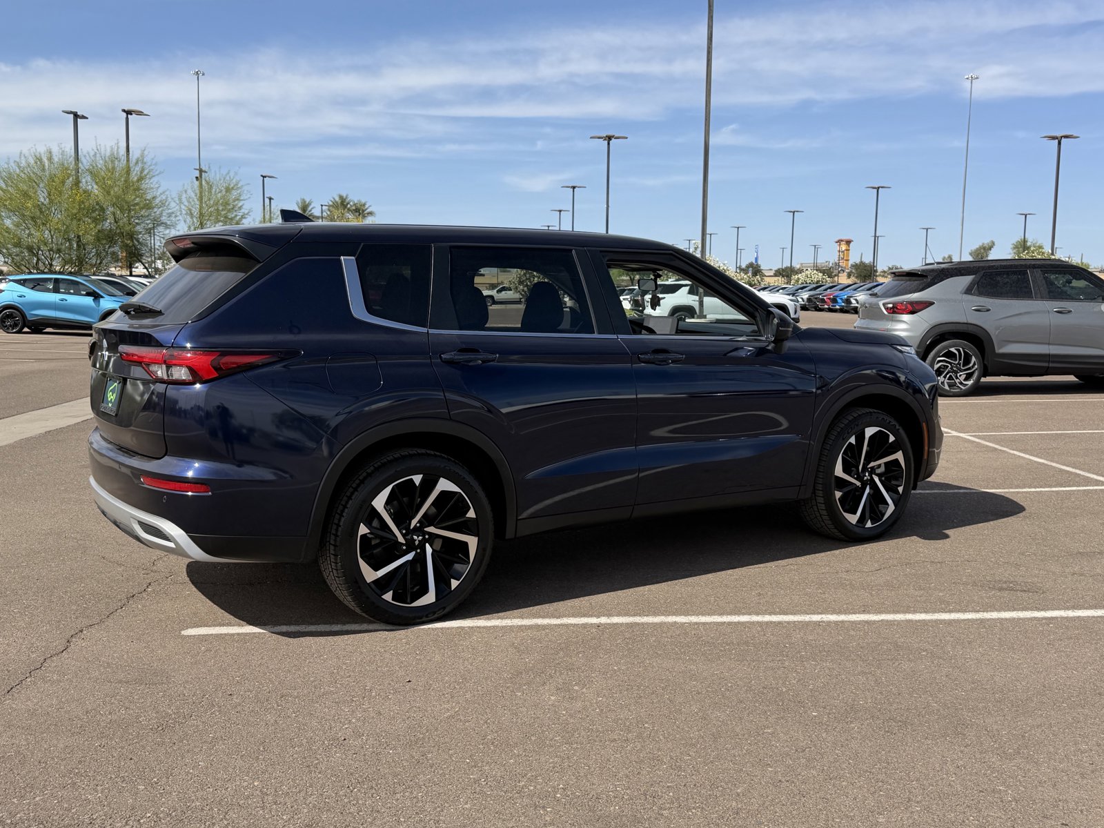 Used 2024 Mitsubishi Outlander SE AWD/4WD image 5