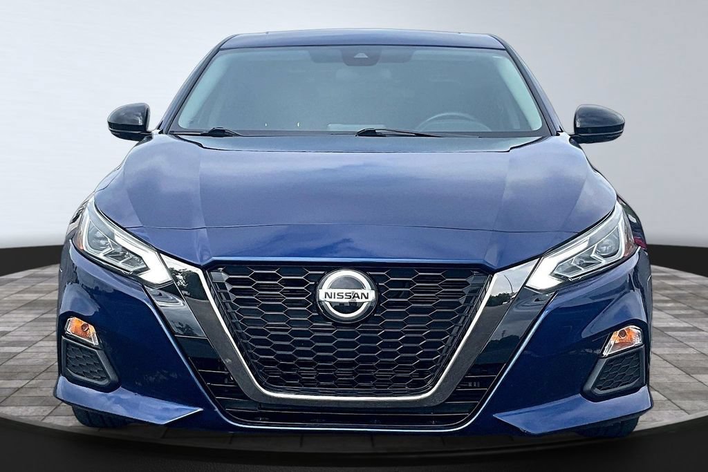 Used 2020 Nissan Altima 2.5 SR w/ Premium Package FWD image 3