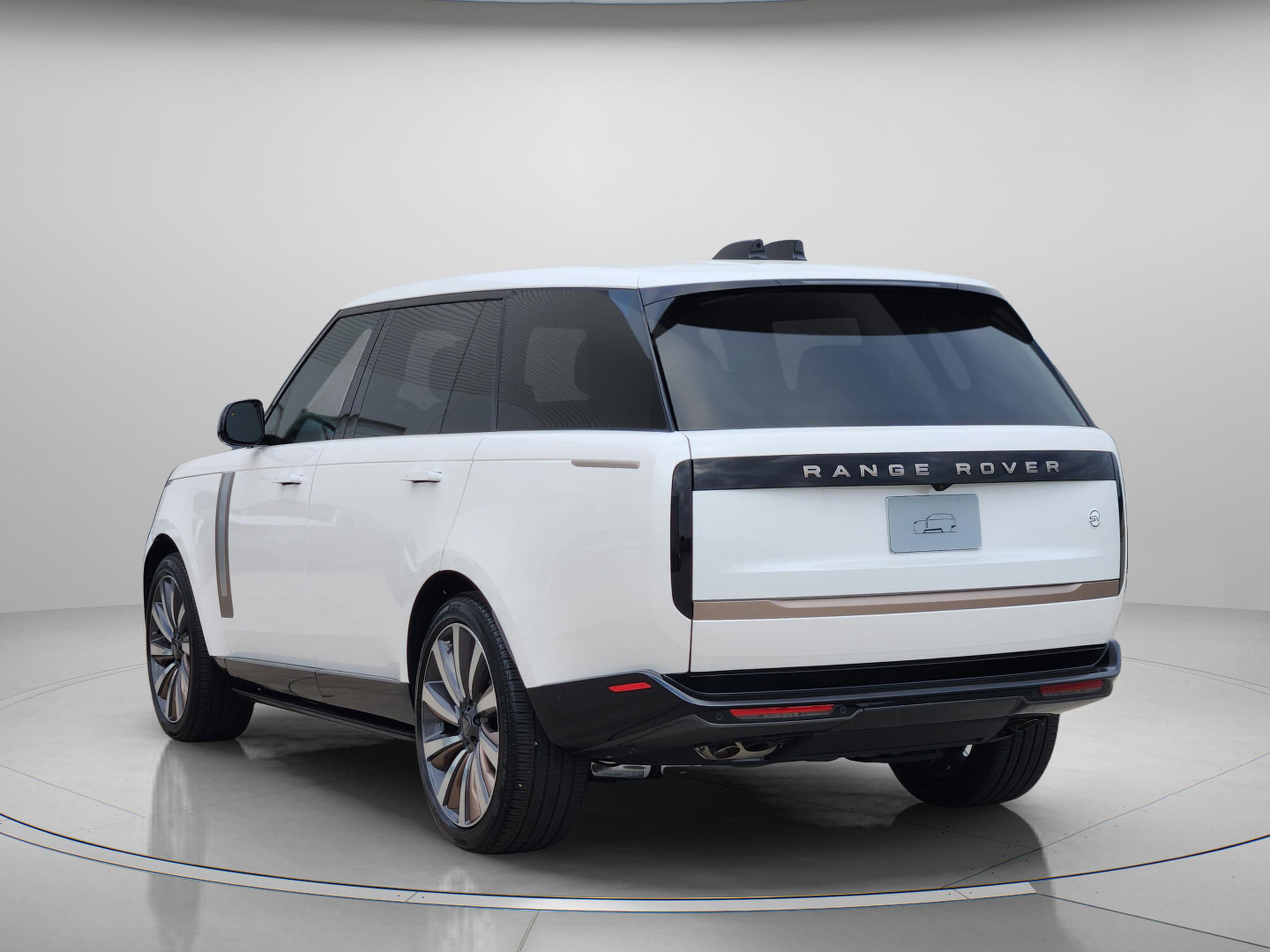 New 2026 Land Rover Range Rover SV AWD/4WD image 3