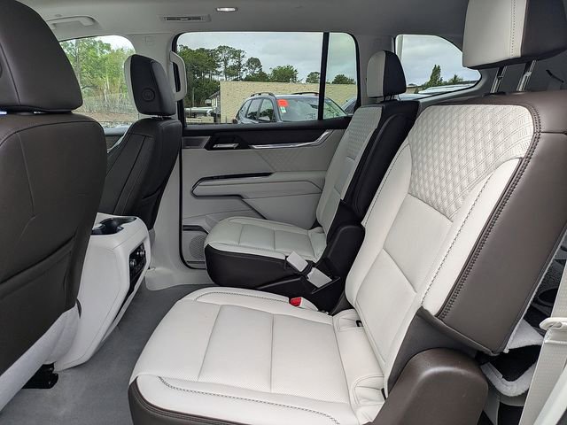 Used 2024 GMC Acadia Denali w/ Super Cruise Package image 12