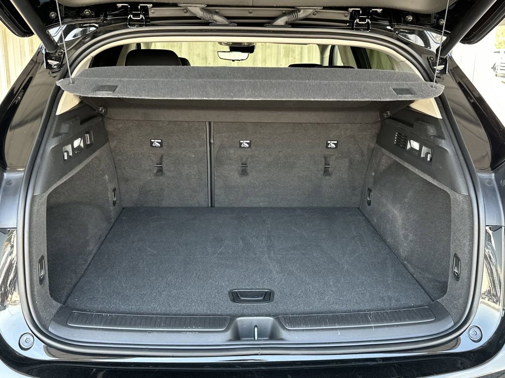 Used 2023 Buick Envision Avenir image 32