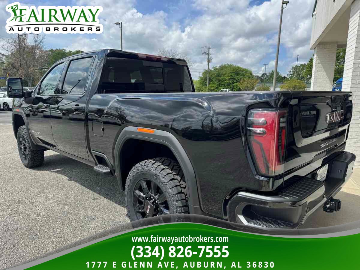 Used 2025 GMC Sierra 2500 AT4 w/ Technology Package image 8