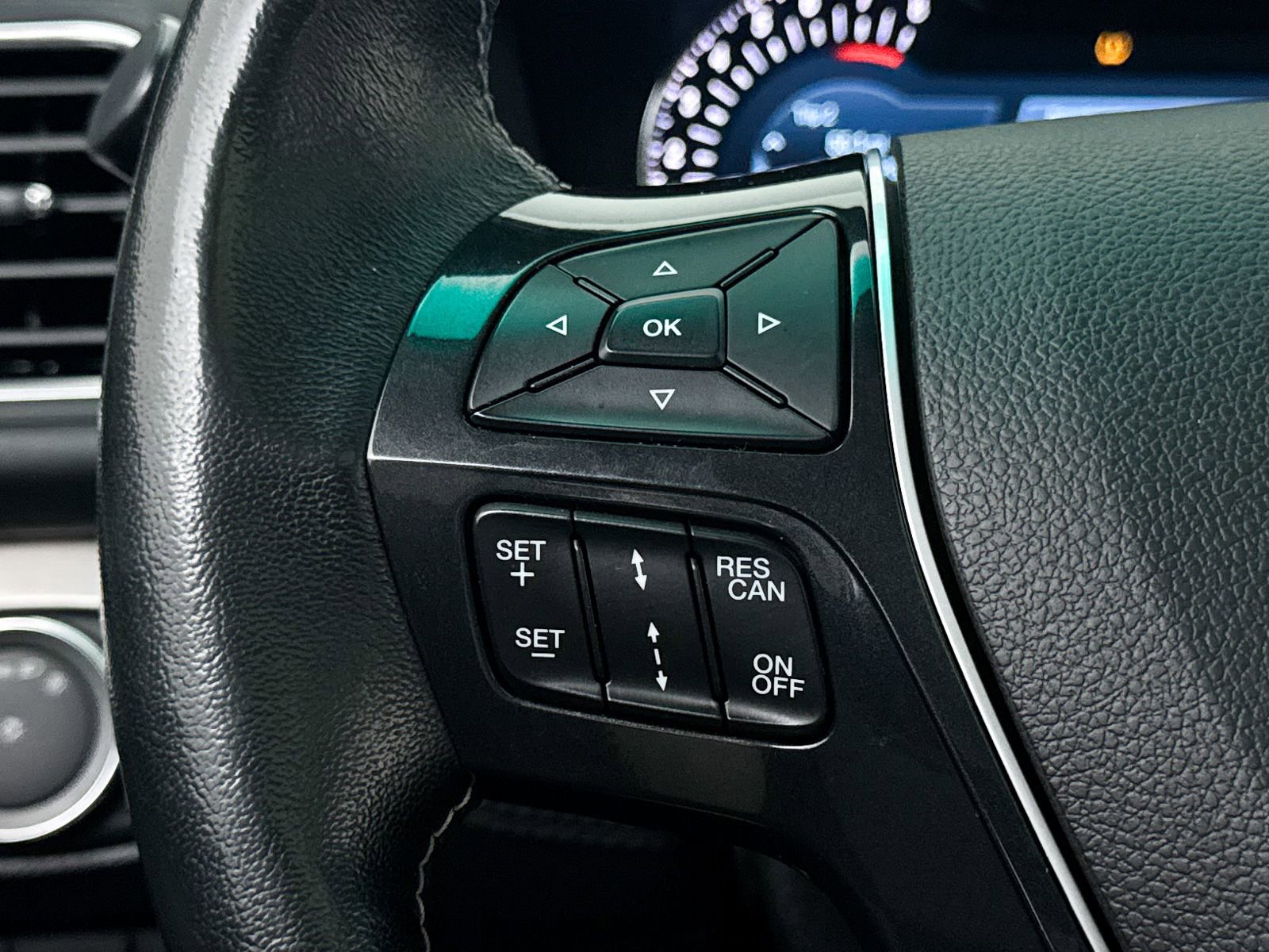 Used 2017 Ford Explorer Platinum image 36