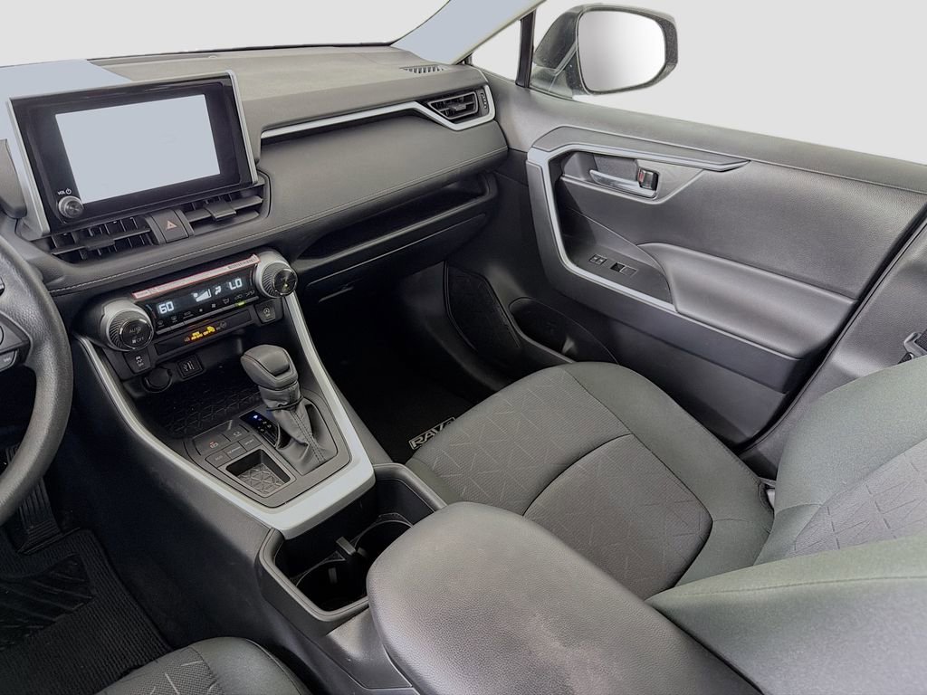Used 2025 Toyota RAV4 XLE image 25
